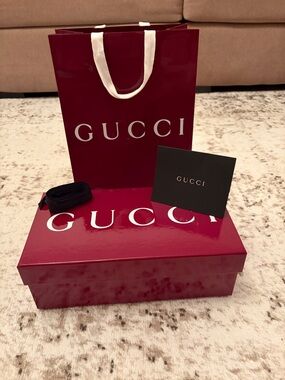 Gucci Men's Gift Set in Deep Burgundy and Black